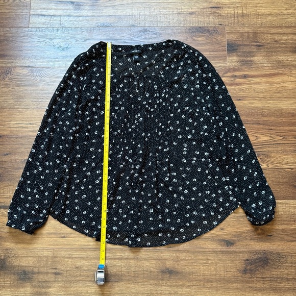 Torrid Women’s Black & White Floral V-Neck Pleated Long Sleeve Blouse Size 1 - Picture 5 of 13